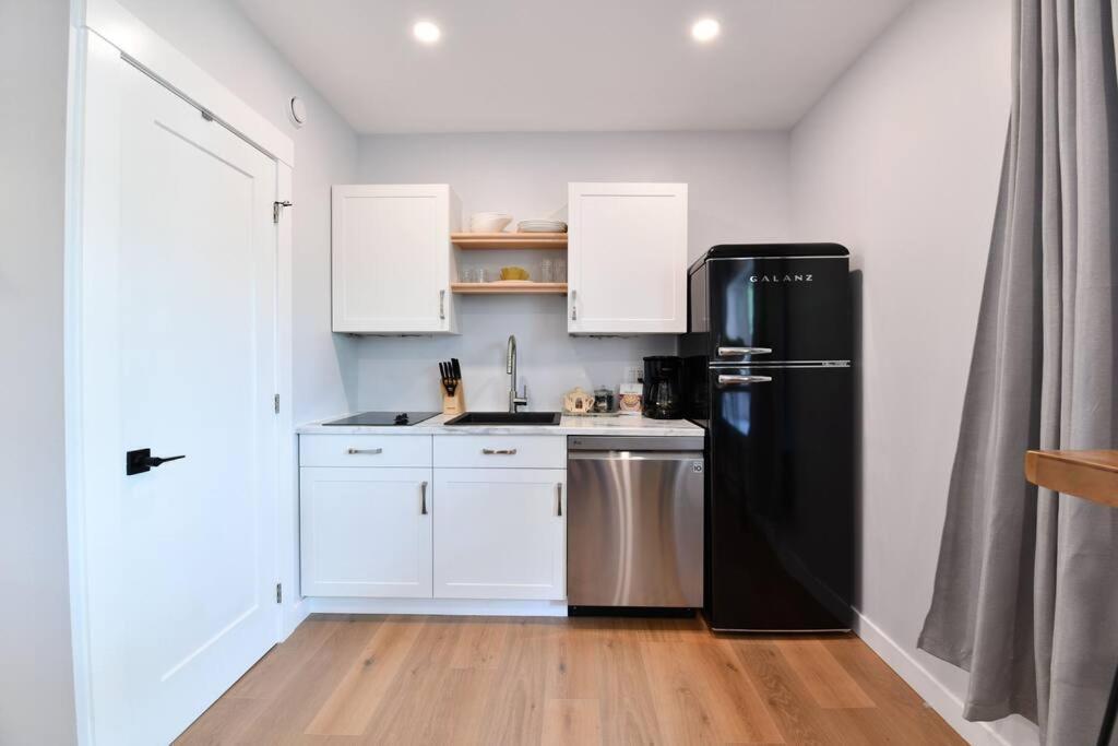 Jardin Suites Highfield Монктън Екстериор снимка