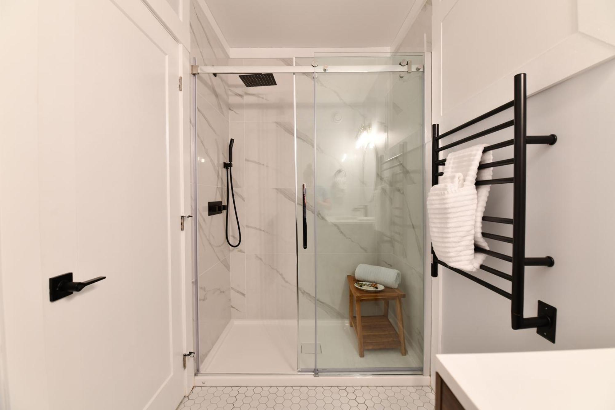 Jardin Suites Highfield Монктън Екстериор снимка