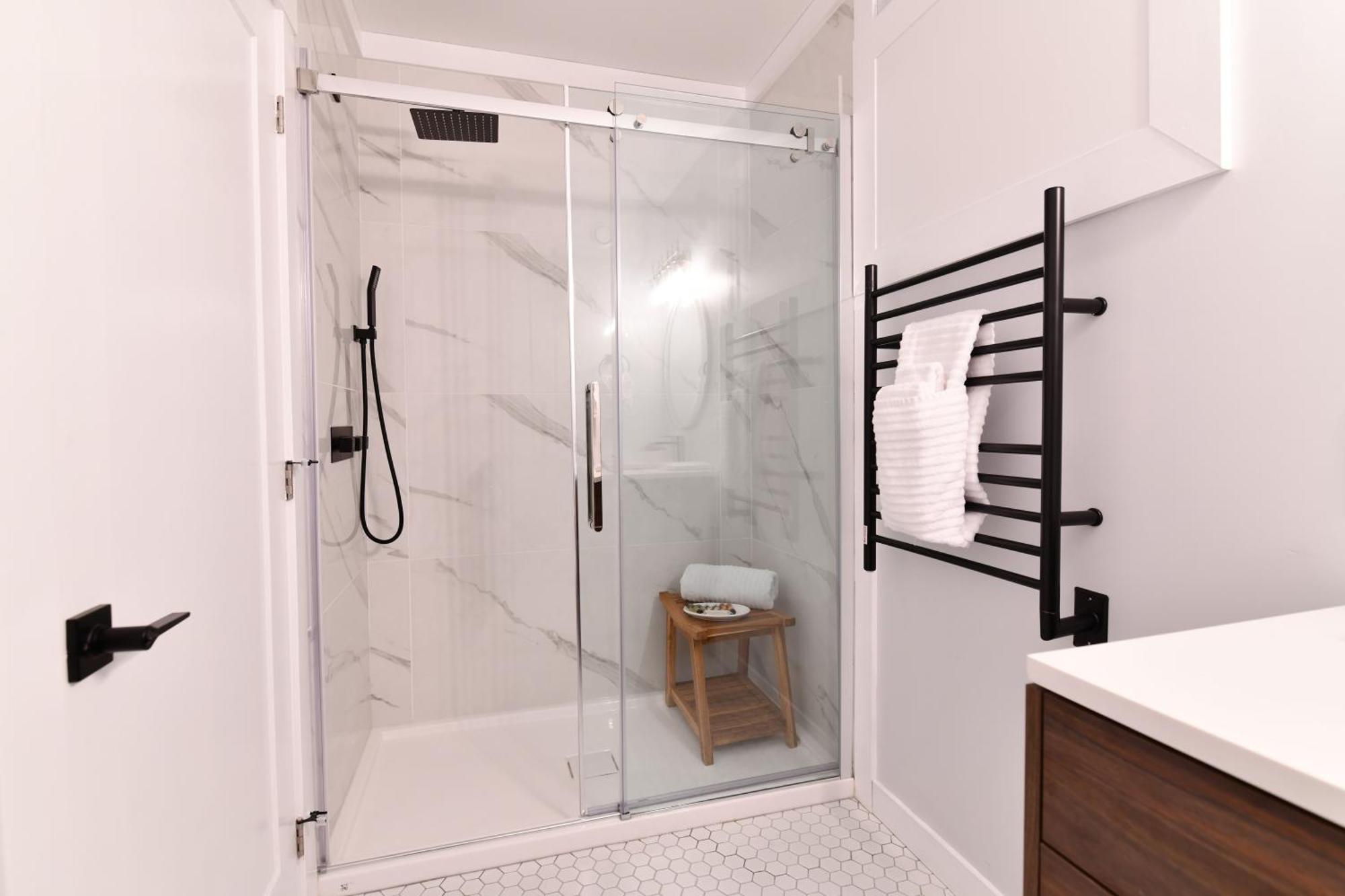 Jardin Suites Highfield Монктън Екстериор снимка